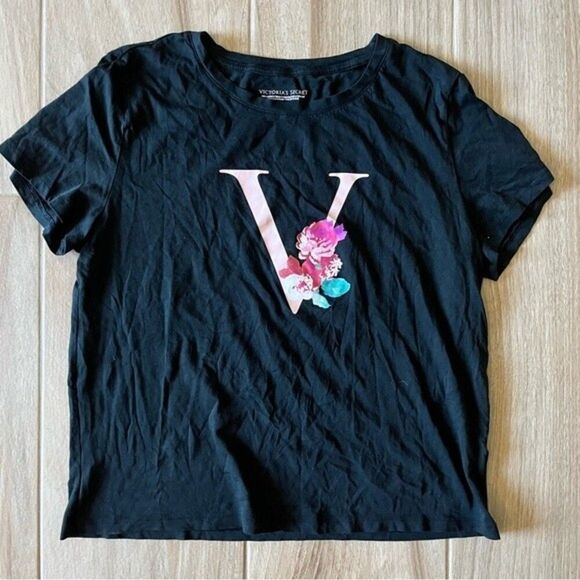 VICTORIA’S SECRET Short Sleeve Graphic Tee Shirt Size Medium - Picture 1 of 4